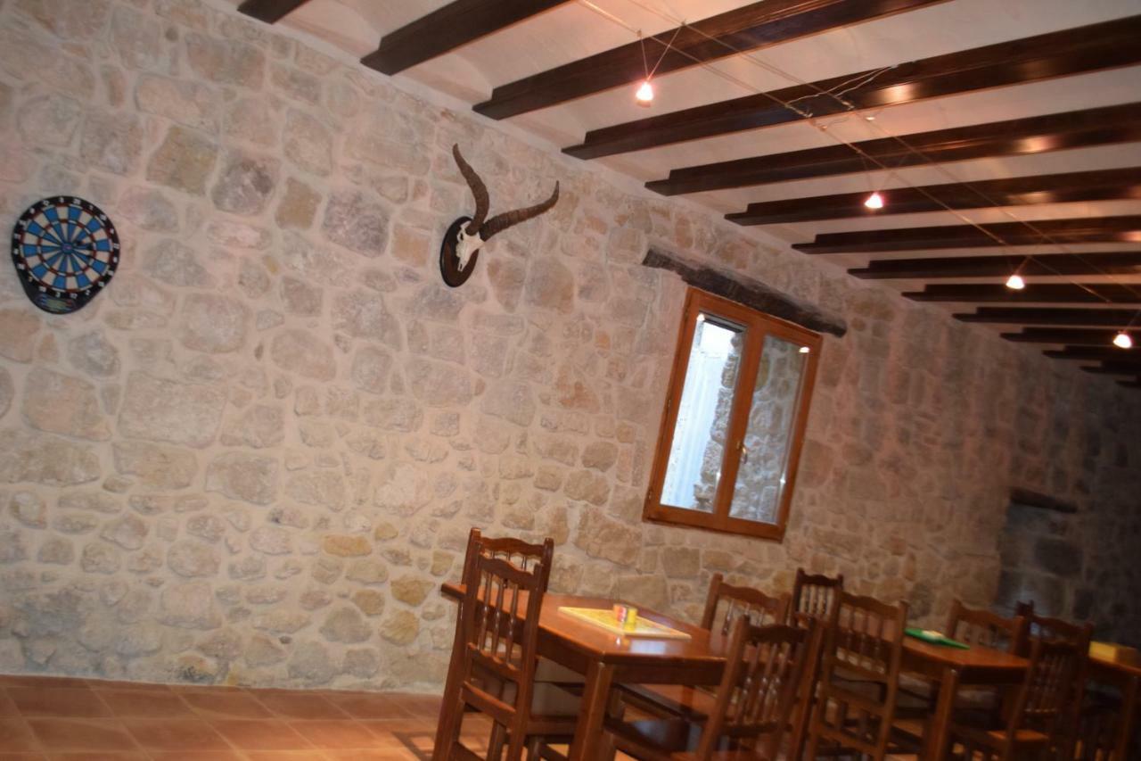 Apartamentos La Muralla Horta de Sant Joan Exterior foto