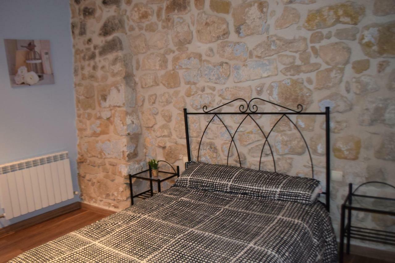Apartamentos La Muralla Horta de Sant Joan Exterior foto